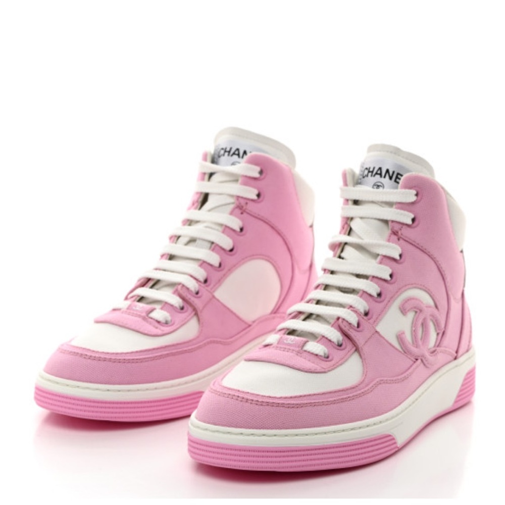 SOLD ! 🛑CHANEL PINK & WHITE HIGH TOP SNEAKERS. NIB SIZE 8.5 - Picture 3 of 14